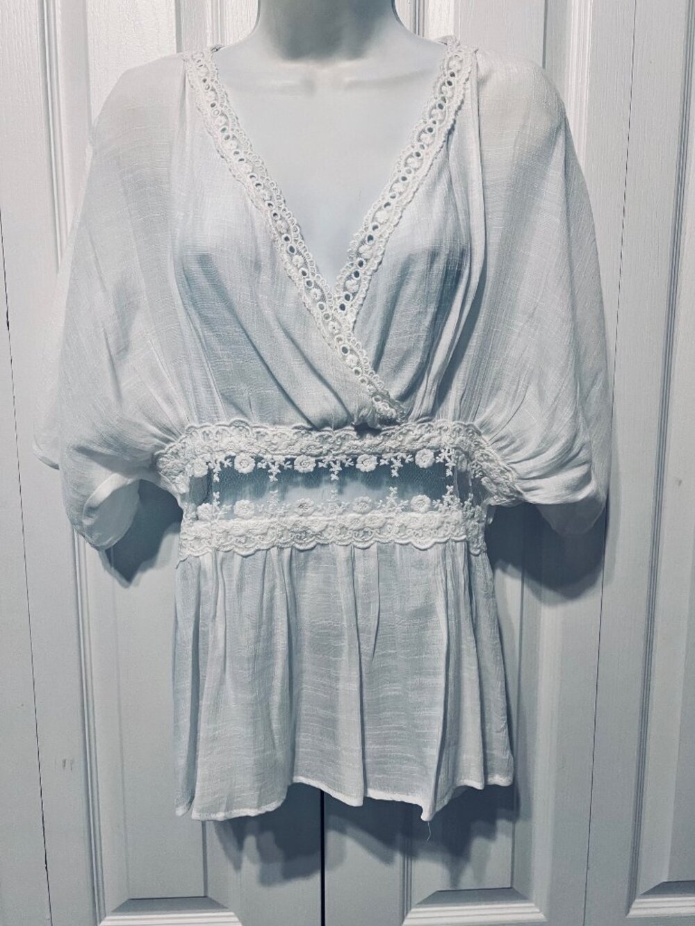 Rose and Grey Women's White Boho Lightweight Medium Short Cape Sleeves-Lace